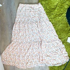 Soft and flowy floral skirt, great condition!